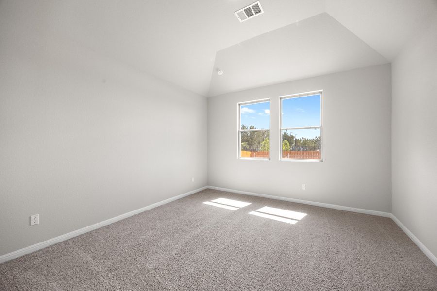 Spacious, unfurnished interior of a new home in Trinity Ranch, Elgin (Image 20).