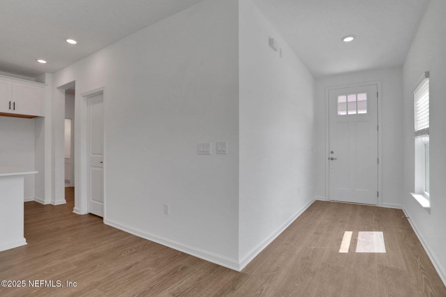 Spacious, unfurnished interior of a new home in Jennings Farm, Middleburg (Image 33). Spacious, unfurnished interior of a new home in Jennings Farm, Middleburg (Image 33).