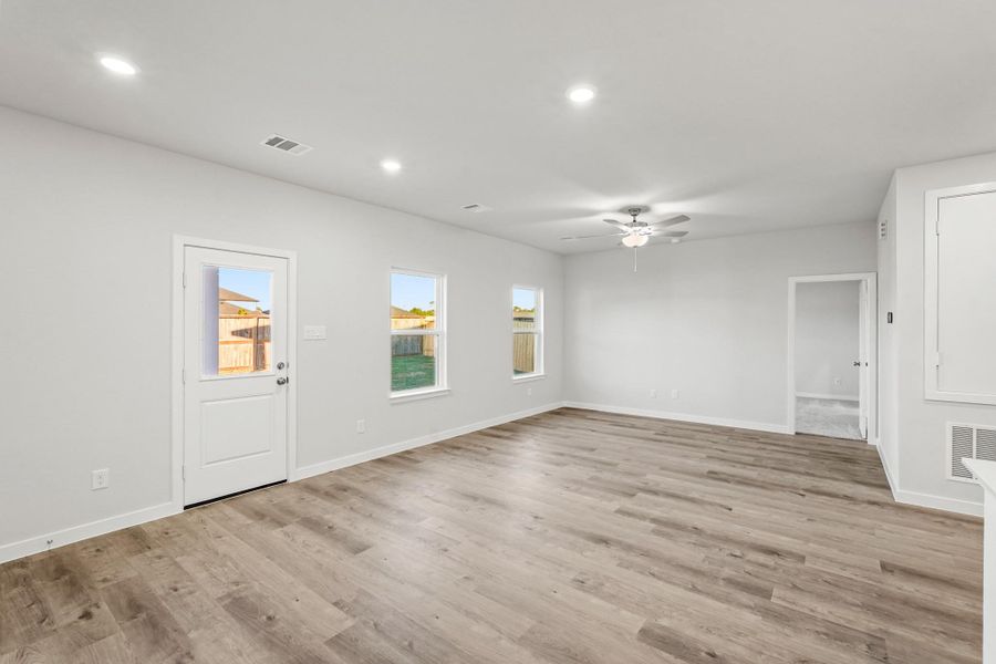 Spacious, unfurnished interior of a new home in Magnolia Springs, Montgomery (Image 19).