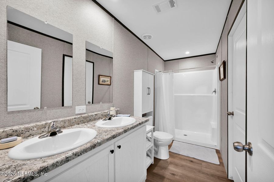 Furnished interior view inside a new home in , Hawthorne (Image 11).