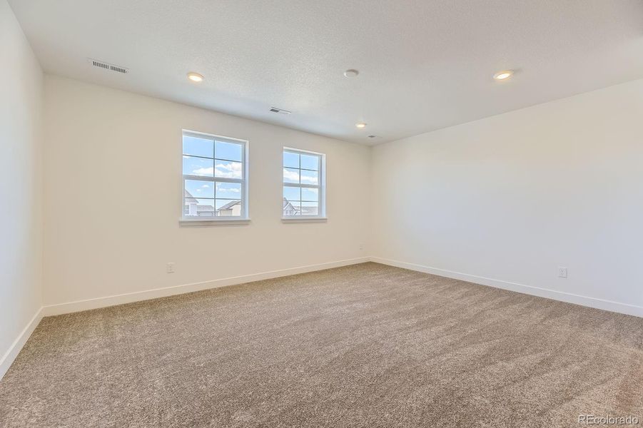 Spacious, unfurnished interior of a new home in Independence: The Grand Collection, Elizabeth (Image 15).