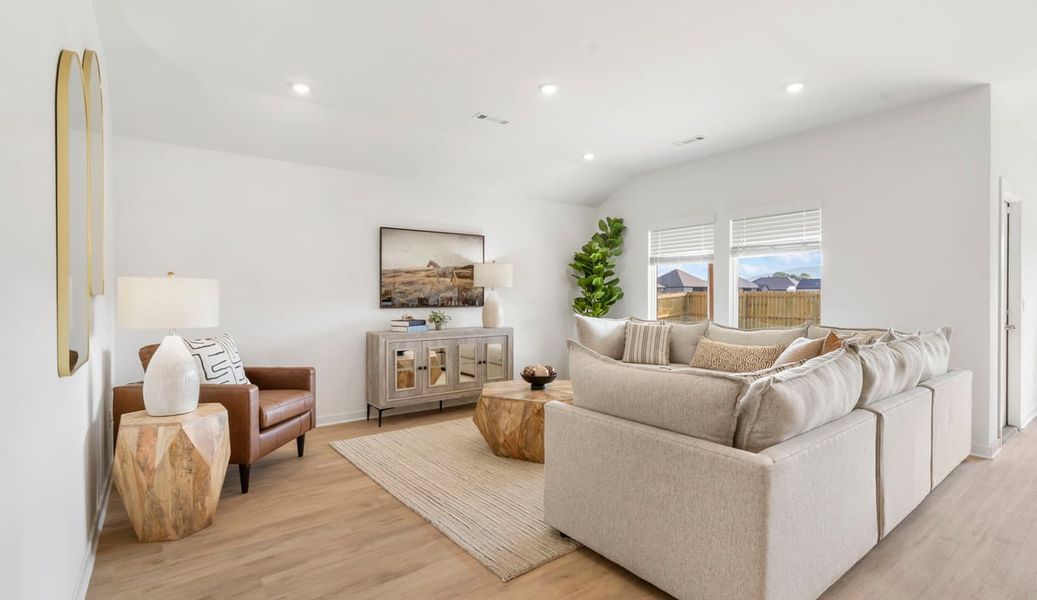 Representative furnished interior of a home built from the Huntsville by D.R. Horton in The Islands, Beech Island (Image 5).