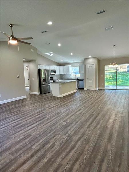 Spacious, unfurnished interior of a new home in , Summerfield (Image 7).
