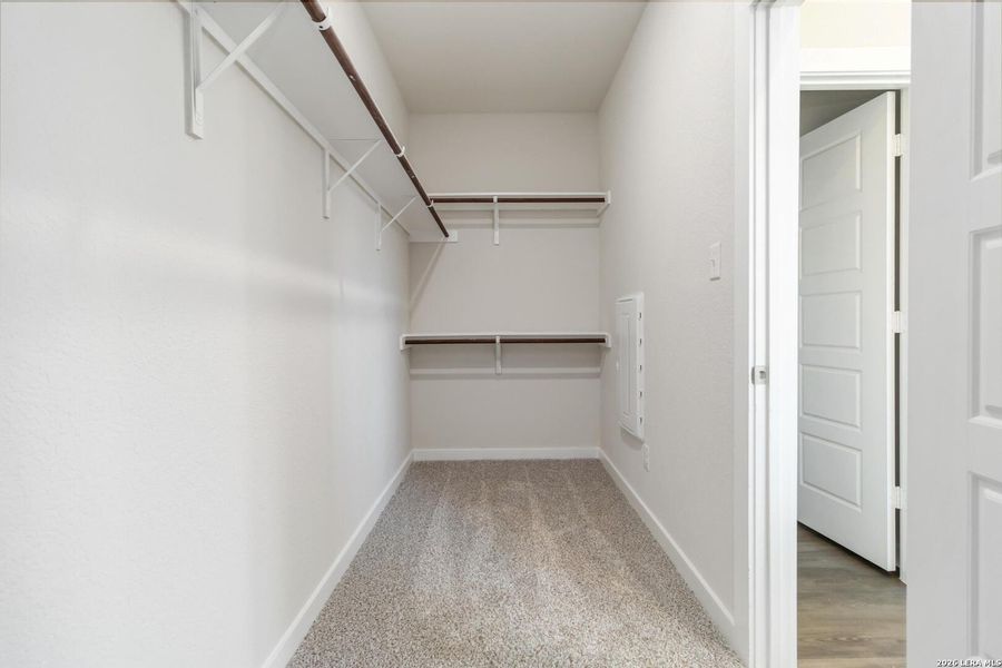 Spacious, unfurnished interior of a new home in Willow Point, San Antonio (Image 28).