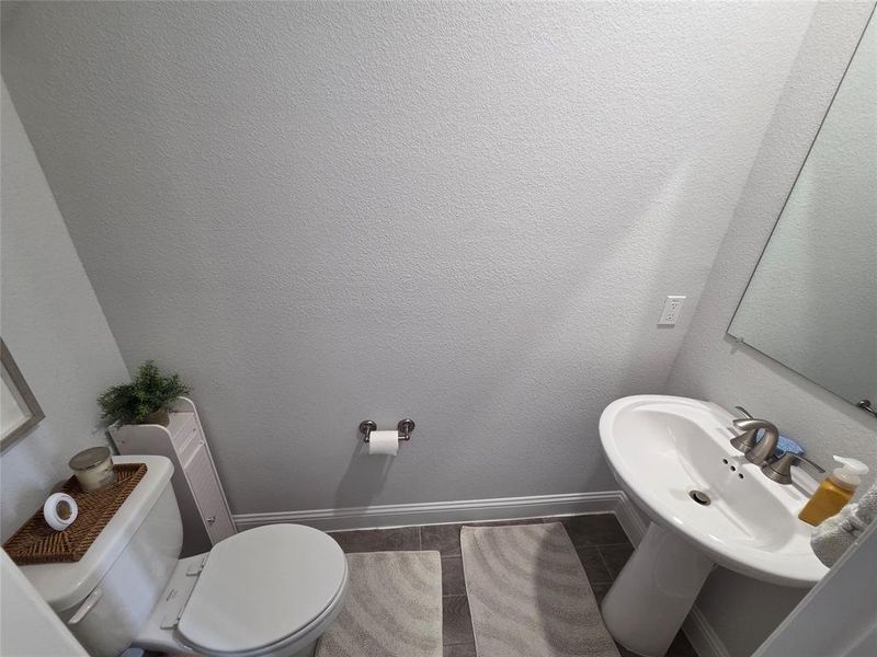 Furnished interior view inside a new home in , Wylie (Image 4).