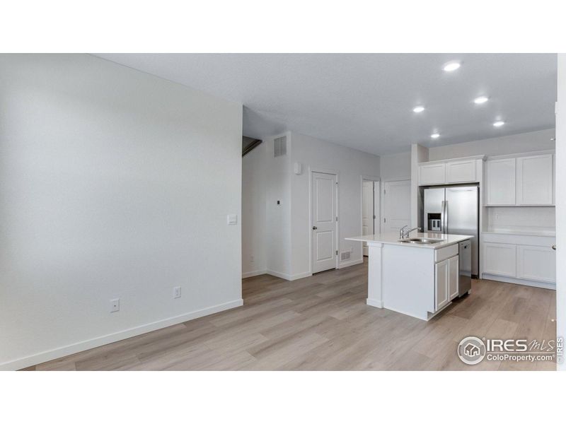 Spacious, unfurnished interior of a new home in Vista Meadows, Fort Lupton (Image 9).