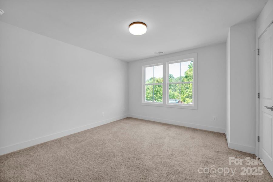 Spacious, unfurnished interior of a new home in , Davidson (Image 6).