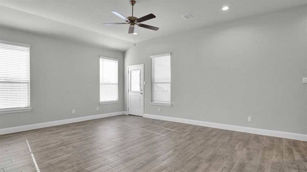 Spacious, unfurnished interior of a new home in Eagle Creek, Denton (Image 16). Spacious, unfurnished interior of a new home in Eagle Creek, Denton (Image 16).