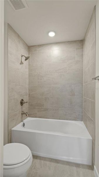 Furnished interior view inside a new home in Willowbrook North, Winter Haven (Image 5).