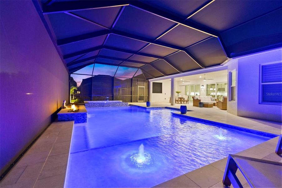 Exterior details and patio area of a home in , Lakewood Ranch (Image 25).