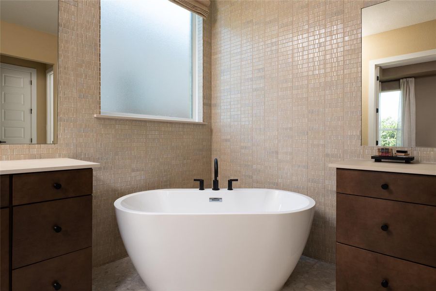 Image 34 of a home in Provence.