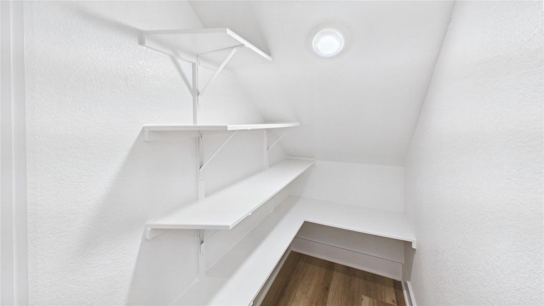 Spacious, unfurnished interior of a new home in Reynolds Landing, Houston (Image 20). Spacious, unfurnished interior of a new home in Reynolds Landing, Houston (Image 20).