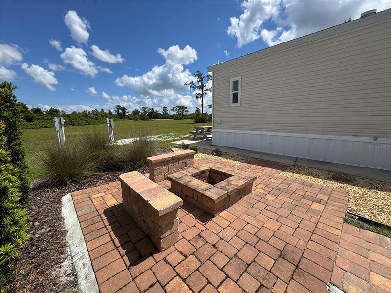 Exterior details and patio area of a home in , Lake Wales (Image 18).