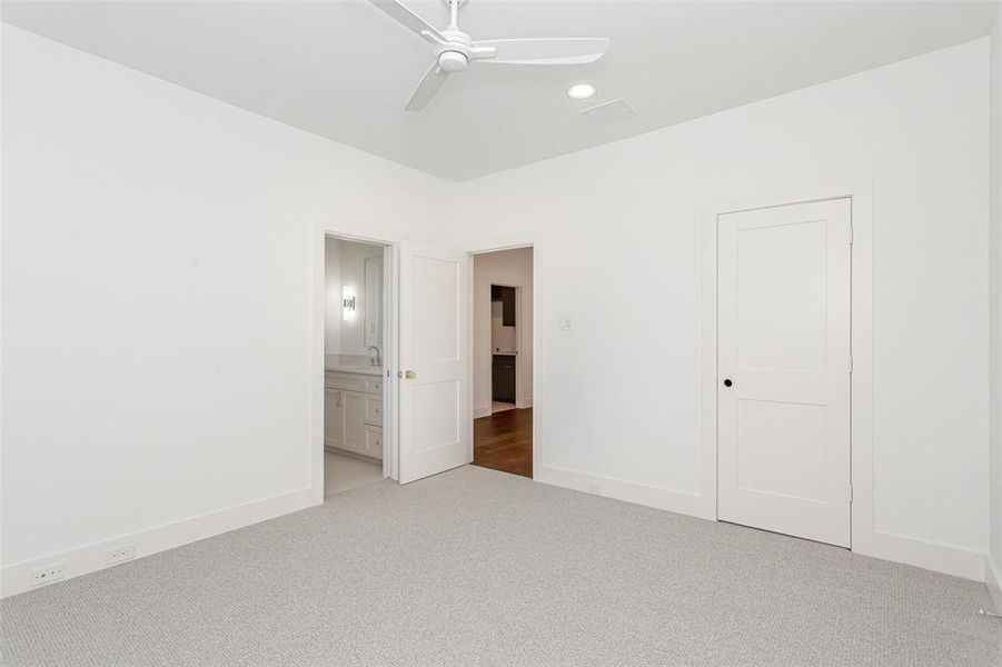Spacious, unfurnished interior of a new home in , Dallas (Image 27).