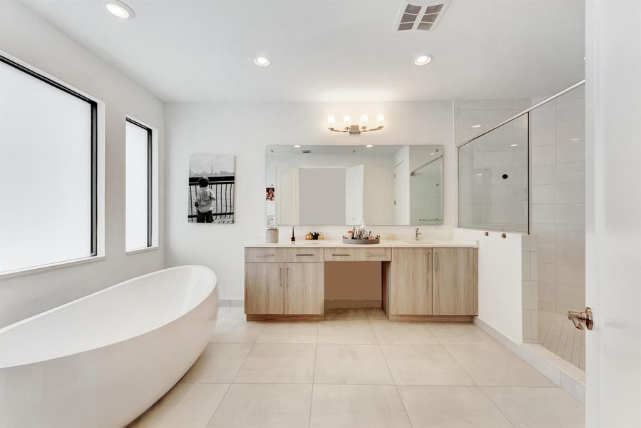 Furnished interior view inside a new home in , Boca Raton (Image 32).