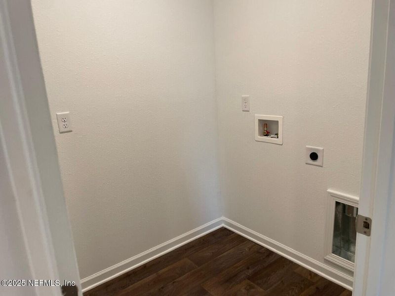 Spacious, unfurnished interior of a new home in The Arbors, Jacksonville (Image 15). Spacious, unfurnished interior of a new home in The Arbors, Jacksonville (Image 15).