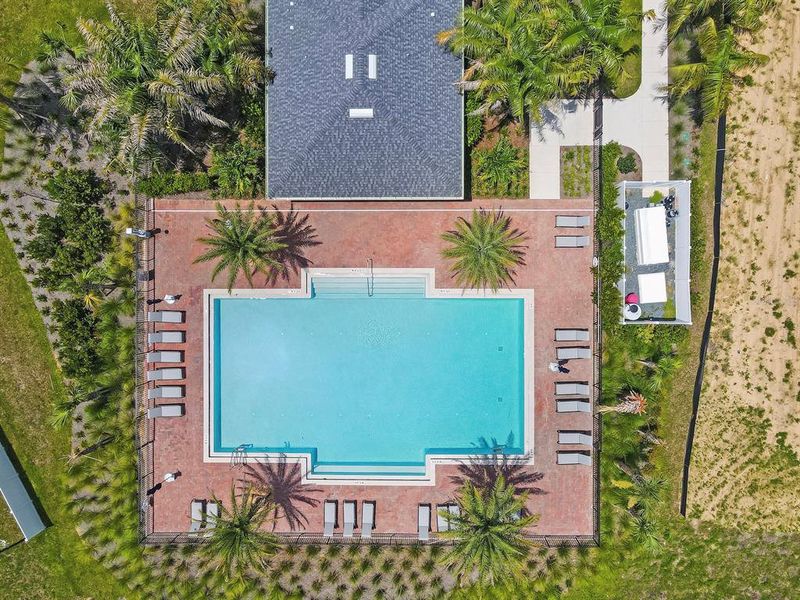 Community amenities in , Groveland (Image 42).