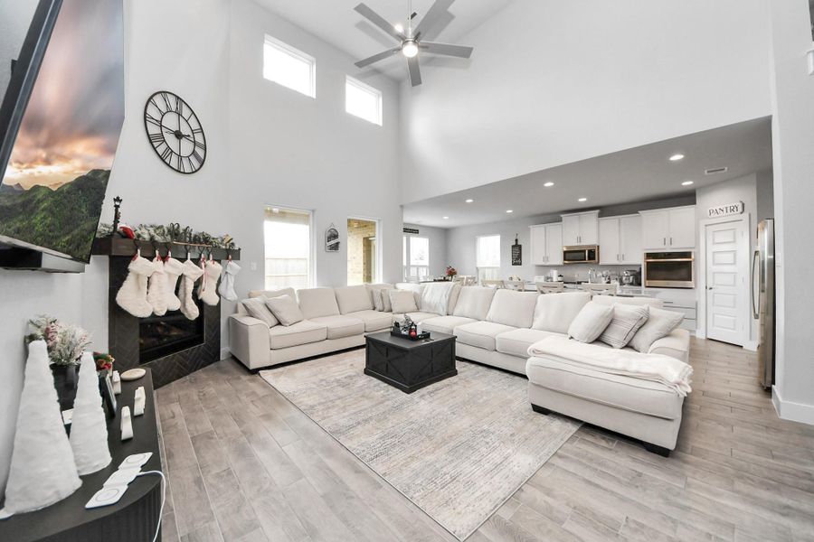 Furnished interior view inside a new home in , Conroe (Image 5).