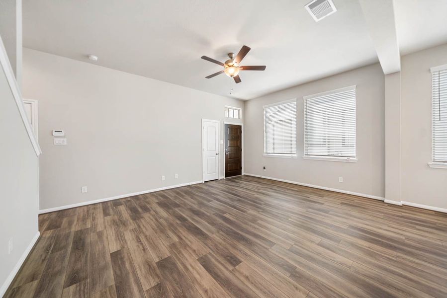 Spacious, unfurnished interior of a new home in Woodforest, Montgomery (Image 26).