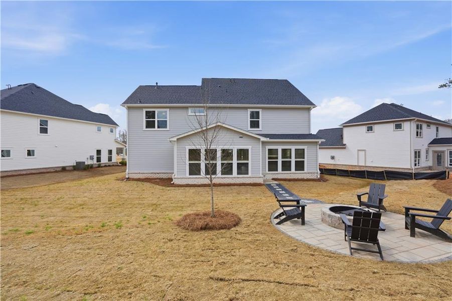 Exterior details and patio area of a home in Rose Creek, Cumming (Image 11).