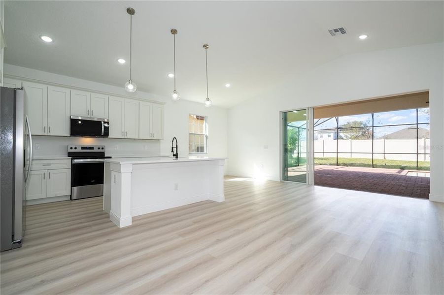 Spacious, unfurnished interior of a new home in , Haines City (Image 53).