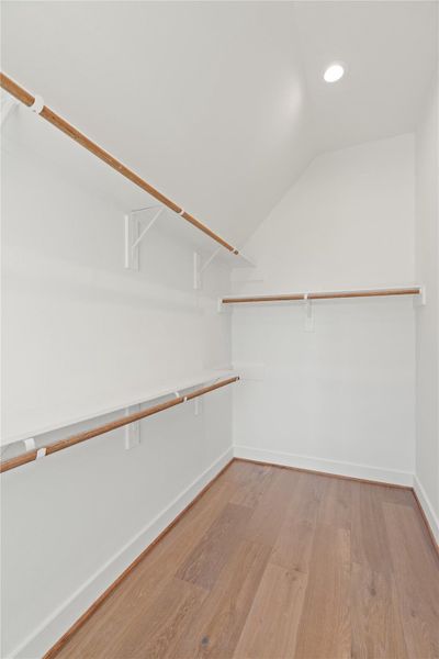 Spacious, unfurnished interior of a new home in , Houston (Image 20).