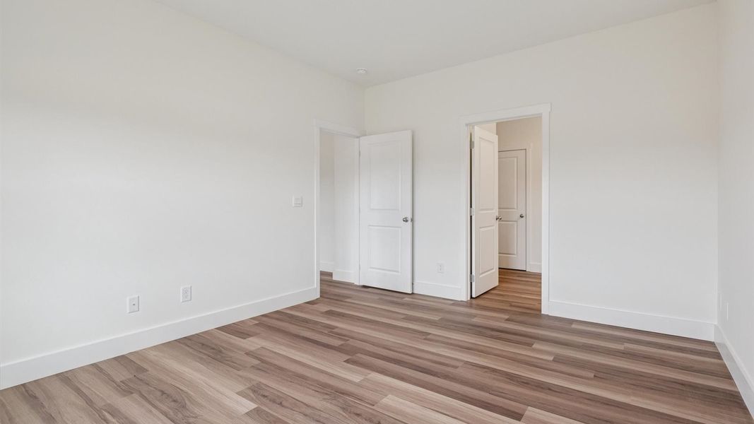 Spacious, unfurnished interior of a new home in Millstone Village, Morristown (Image 10).