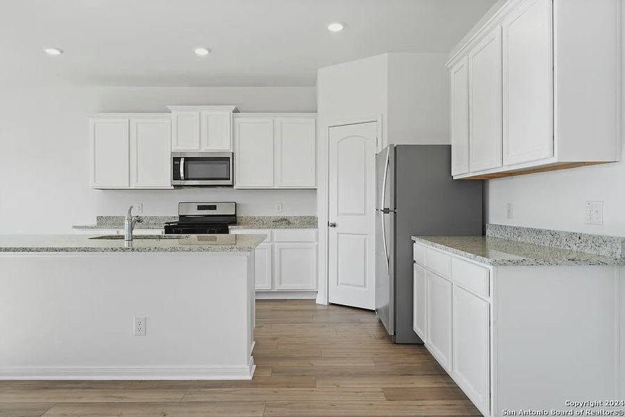 Image 20 of a home in Savannah Place.