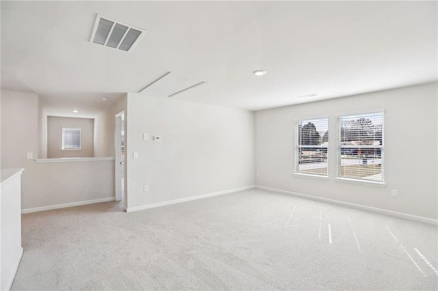 Spacious, unfurnished interior of a new home in Westmont Preserve, Powder Springs (Image 30).