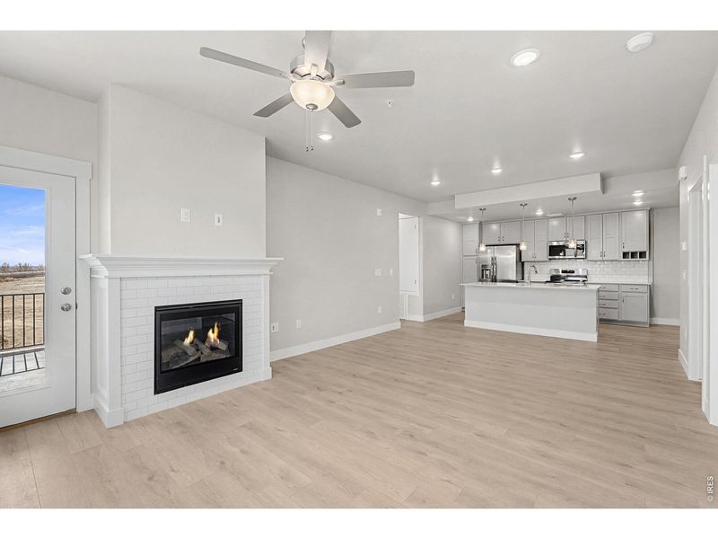 Spacious, unfurnished interior of a new home in Highlands at Fox Hill - The Flats, Longmont (Image 16).