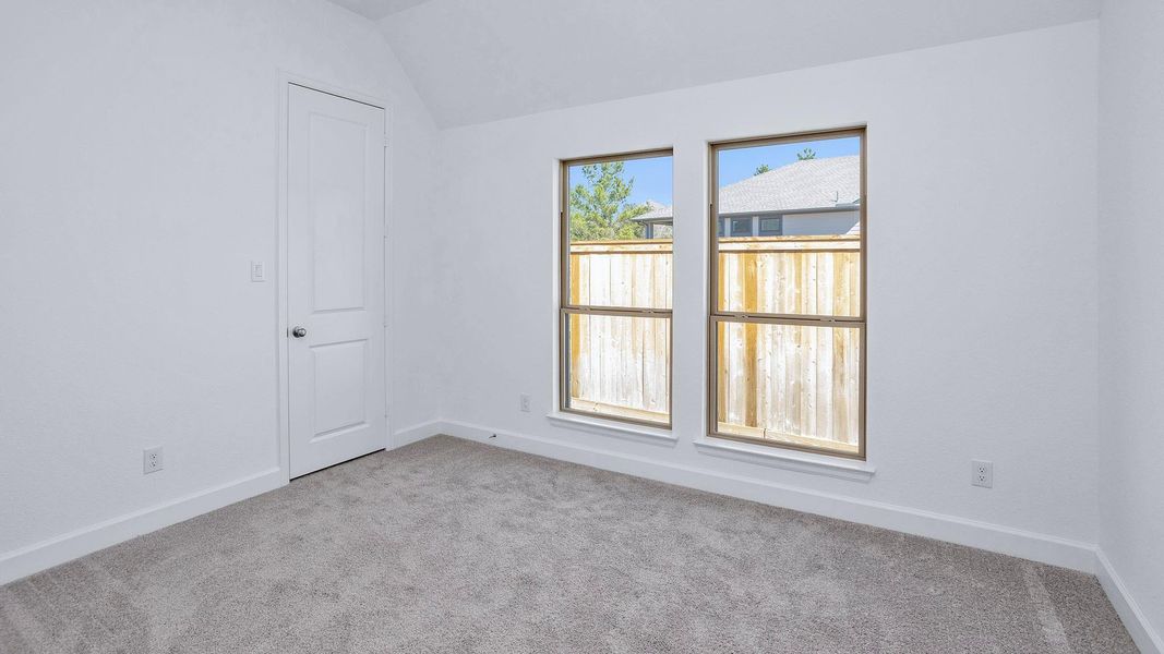 Spacious, unfurnished interior of a new home in Kresston 50', Magnolia (Image 10).