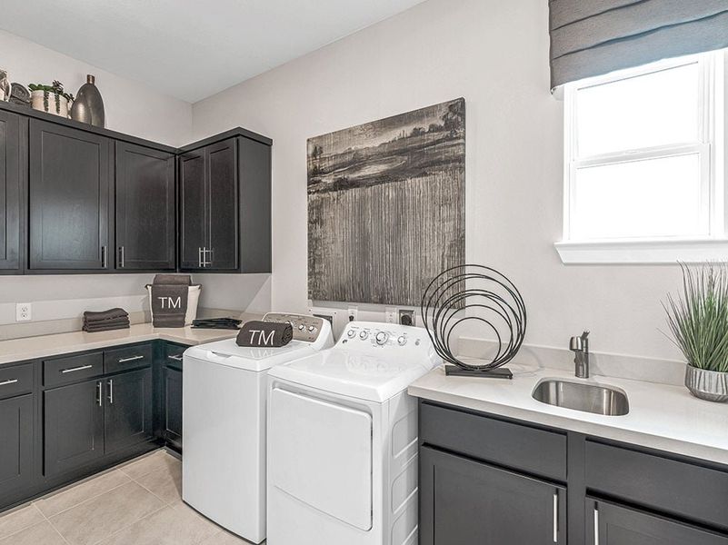 Representative furnished interior of a home built from the Palisade by Taylor Morrison in Avalon at Friendswood, Friendswood (Image 31).