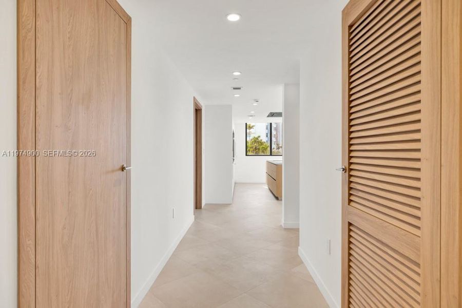 Spacious, unfurnished interior of a new home in , Bay Harbor Islands (Image 23).