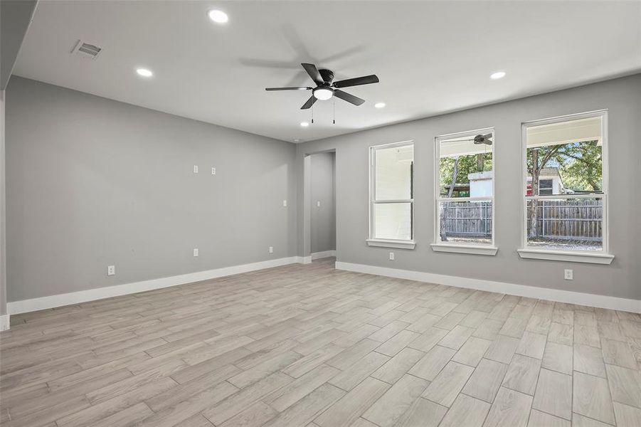 Spacious, unfurnished interior of a new home in , Mabank (Image 25).
