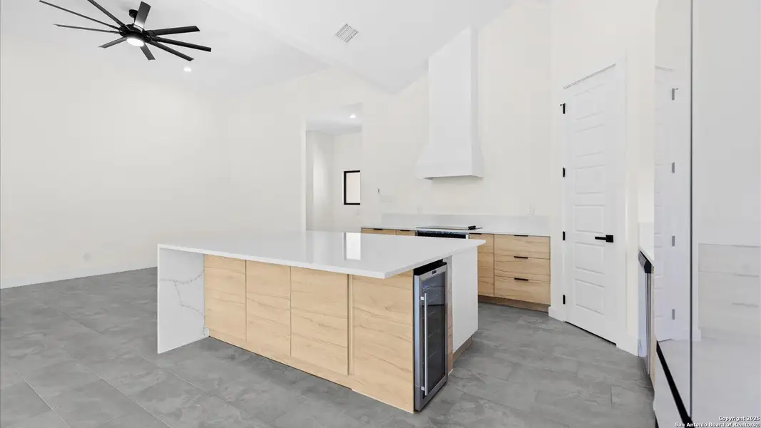 Furnished interior view inside a new home in , Blanco (Image 9).