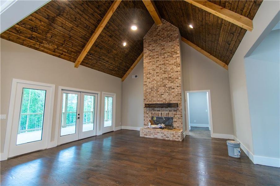 Spacious, unfurnished interior of a new home in , Fairmount (Image 20).