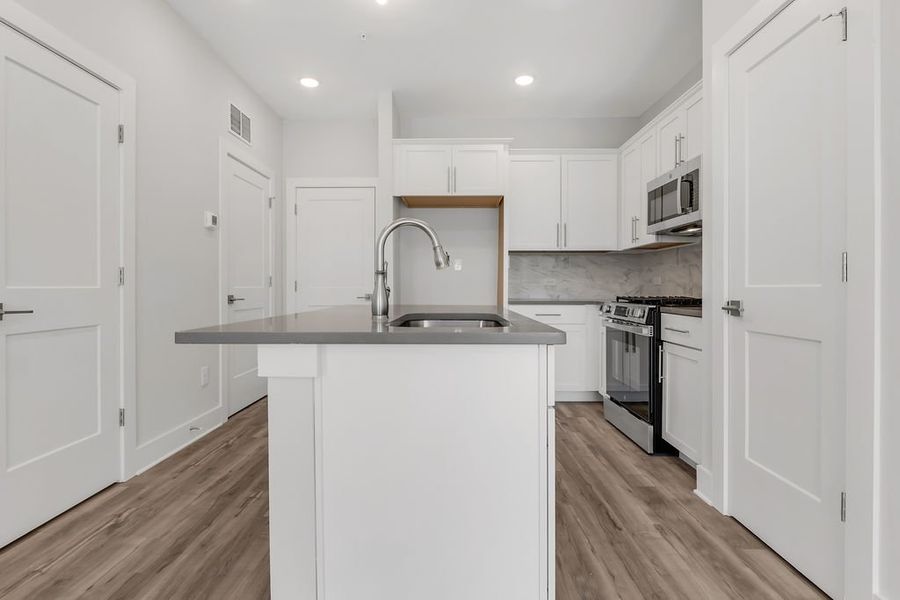 Furnished interior view inside a new home in Echo Park, Suwanee (Image 10).