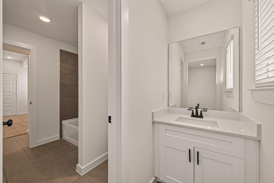 Furnished interior view inside a new home in Foxtail Palms, Manvel (Image 16). Furnished interior view inside a new home in Foxtail Palms, Manvel (Image 16).