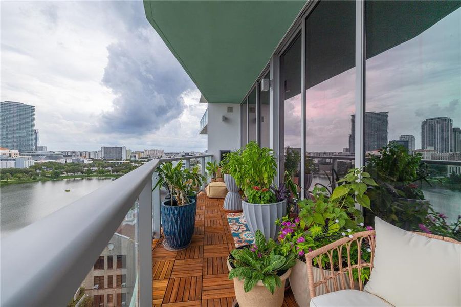 Condo located in St. Petersburg, FL showcasing its design and architecture (Image 32). Condo located in St. Petersburg, FL showcasing its design and architecture (Image 32).