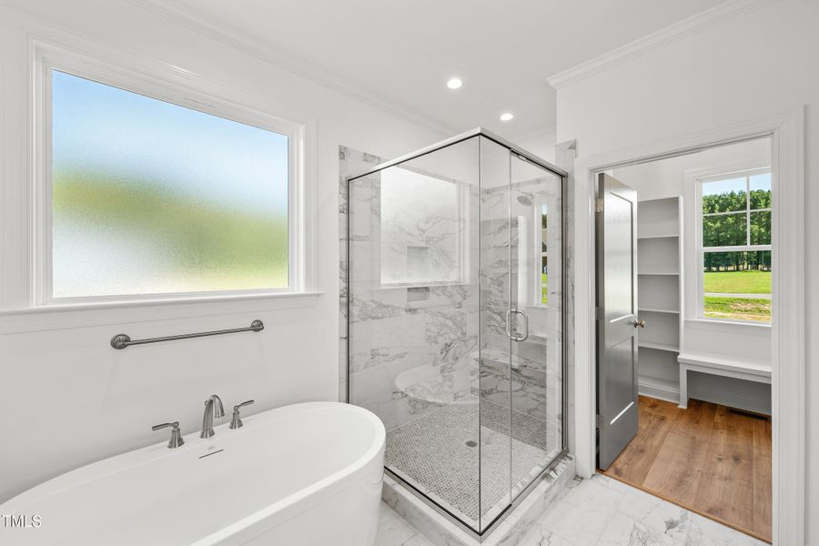 6EAE7001-9060-4007-9CCE-2C5DBD80A3EA