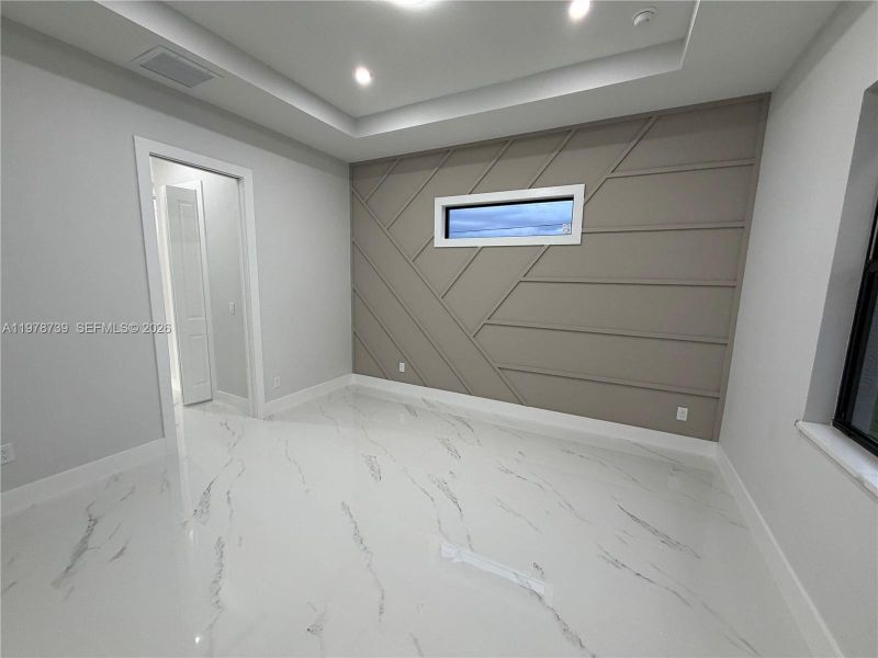 Spacious, unfurnished interior of a new home in , Lehigh Acres (Image 21).