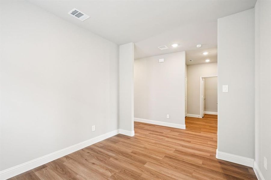 Spacious, unfurnished interior of a new home in Lakehaven - Premier Series, Farmersville (Image 20).