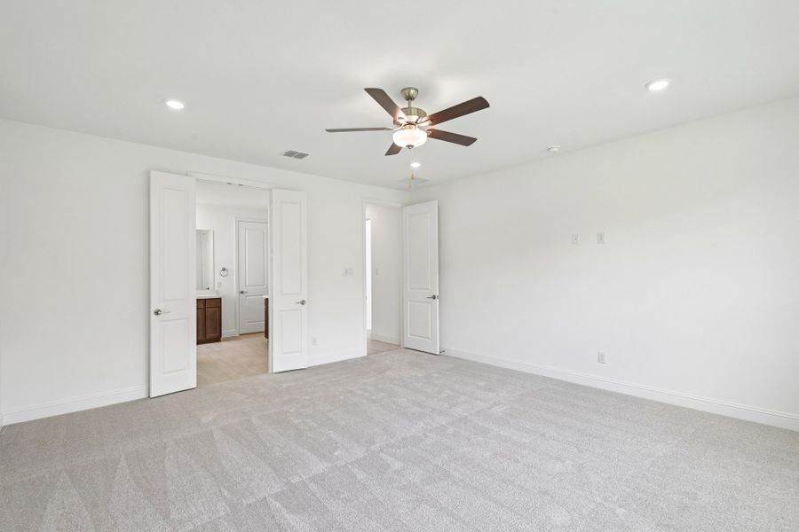 Spacious, unfurnished interior of a new home in The Ranch at Uptown Celina, Celina (Image 36).