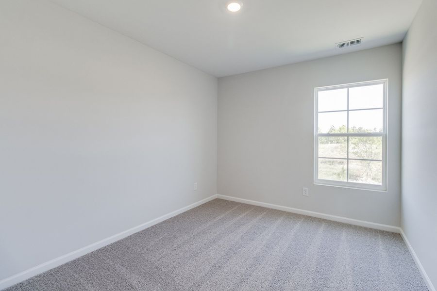 Spacious, unfurnished interior of a new home in Astoria, Columbia (Image 26).