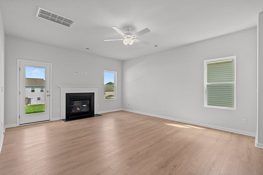 Spacious, unfurnished interior of a new home in Hanes Lake, Winston-Salem (Image 23). Spacious, unfurnished interior of a new home in Hanes Lake, Winston-Salem (Image 23).