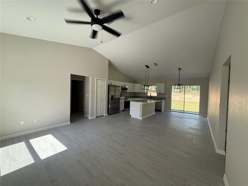 Spacious, unfurnished interior of a new home in , Summerfield (Image 9).