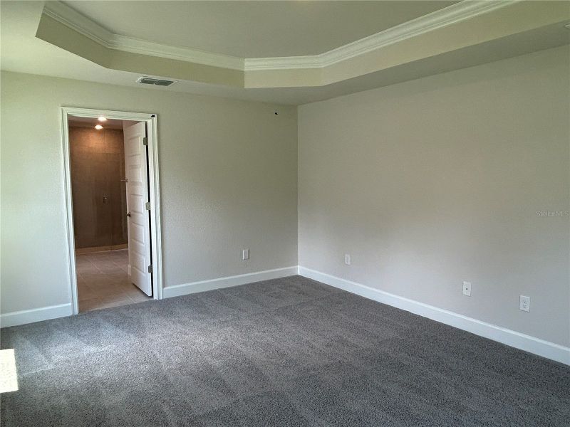 Spacious, unfurnished interior of a new home in Marion Oaks, Ocala (Image 9).