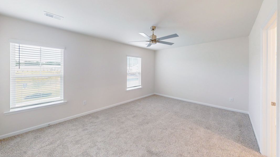 Representative unfurnished interior of a home built from the Stoneycreek in Aberdeen by Veranda Homes in Aberdeen, Fountain Inn (Image 16).