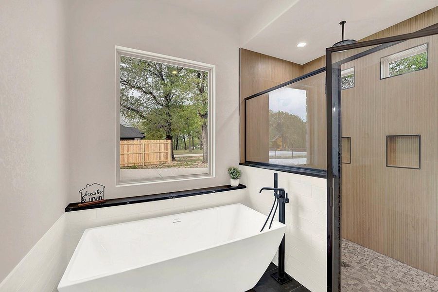 Furnished interior view inside a new home in , La Vernia (Image 8).