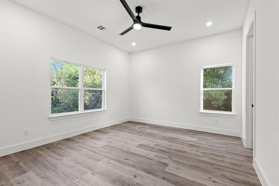 Spacious, unfurnished interior of a new home in , Dallas (Image 19).